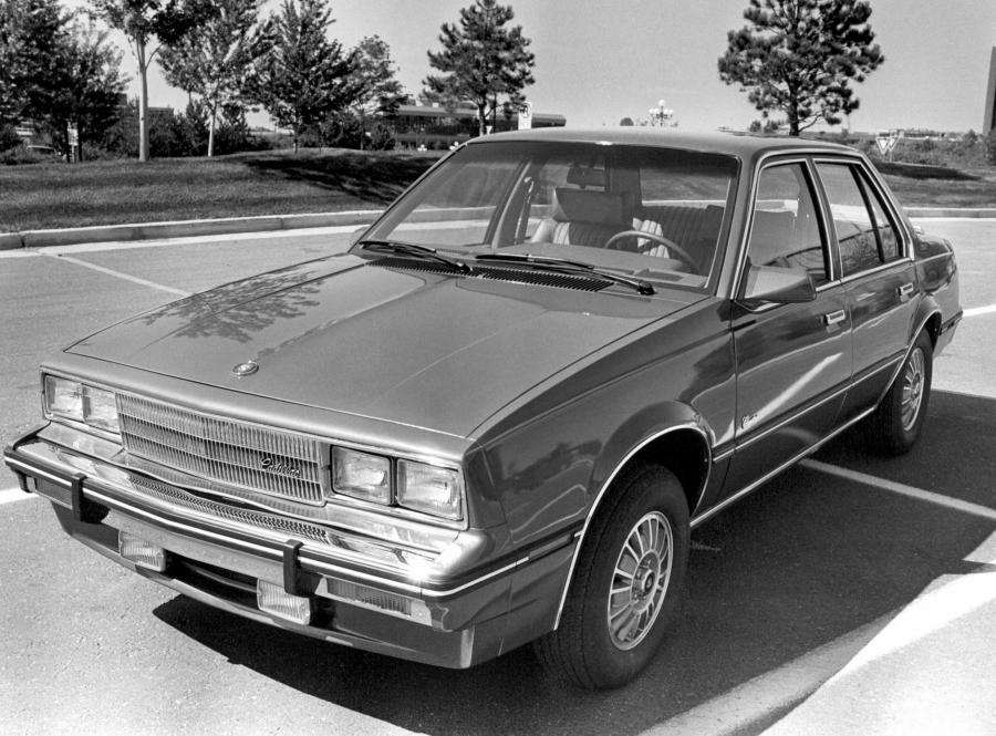  Cadillac Cimarron (6J-G69) 1983 года  (фото 4 из 17)